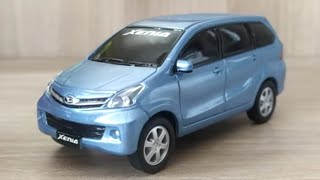 Unboxing miniatur 2011 Daihatsu Xenia Biru skala 136 [upl. by Simson]