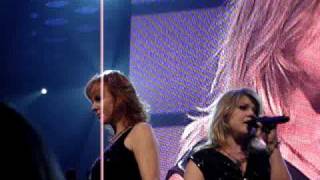 Kelly Clarkson amp Reba McEntire Because Of You [upl. by Natfa146]