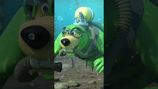 Pêche au harpon  🐸📸 Shorts SortirDesSentiersBattus mashaetmichka MashaBearFra animation [upl. by Hekking346]