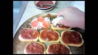 Bread Pizza Recipe On Tawa  2 Ways Bread Pizza Tawa amp Microwave by HUMA IN THE KITCHEN [upl. by Gillett]