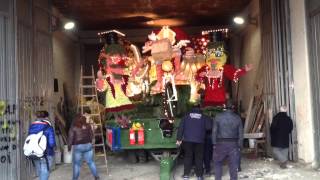 Carnevale di Acireale 2015  Preparativi per la prima sfilata carri infiorati [upl. by Nylorak334]