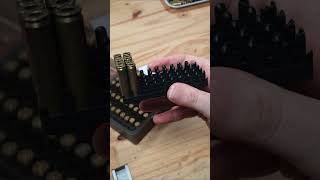 La minute dangle  rechargement du 223 R astuce plateau de rechargement  tips 9mm [upl. by Iddo]