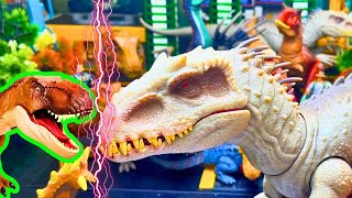 Reviewing Jurassic World Dinosaur Figures  Carnotaurus Triceratops Ampelosaurus Megalosaurus [upl. by Keryt]