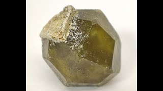 Wellformed Grossular crystal with Akhtarandite 2 [upl. by Vanthe]