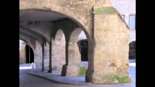 VillefranchedeRouergue  La Collégiale NotreDame et la Bastide Royale [upl. by Mycah]