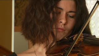 Une jeune violoniste remporte le 2e prix du public du concours de France Musique [upl. by Papotto510]