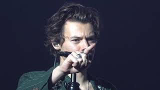 4K Harry Styles Stopping Anna to help a fan Live on Tour 2018 Dublin [upl. by Esilanna]