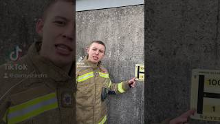 FF Crofts explains a little about hydrant signs that can be seen throughout Derbyshire firefighter [upl. by Jair]