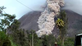 ERUPSI MERAPI DARI DELES 4 KM Dasyatnya Merapi [upl. by Rifkin138]