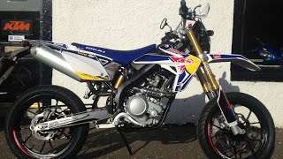 Rieju MRT Marathon Pro 125cc Free Jump Red Bull [upl. by Seth253]