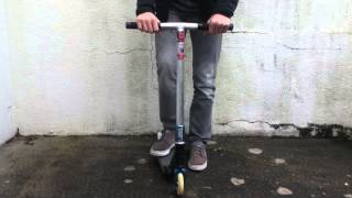 Comment faire un tailwhip  Figure de trottinette freestyle [upl. by Yllrebmik]