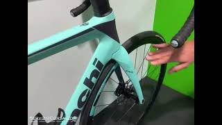 Bianchi Rennrad OLTRE RACE 105 DI2 12SP 2024  Review by Servizio Corsa [upl. by Gillett]