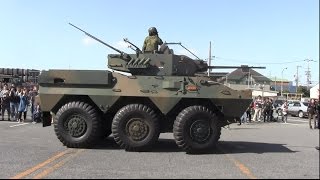 戦車が人混みの中を走行。JGSDF Camp Yao OsakaJapan [upl. by Rawde647]