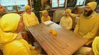 Sekten Familie  Das Kinderleben einer Sekte Doku 2015 HD [upl. by Atram564]