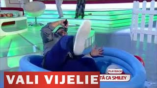 Vali Vijelie il imita pe Smiley  Cai verzi pe pereti [upl. by Sudderth]