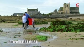 Marchés  Le triporteur à Barfleur  20150815 [upl. by Yendor597]