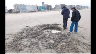 WANDELEN OP HET STRAND VAN BLANKENBERGE 2024 [upl. by Etteve]