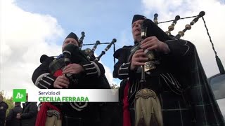 Rugby Italia Scozia tifosi con cornamuse e kilt allo stadio Olimpico [upl. by Rodnas]