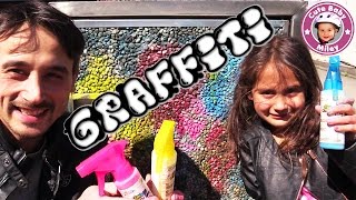 GRAFFITI für Kinder  Kreide Sprühfarben im Test  CuteBabyMiley Kanal für Kinder [upl. by Tenn]