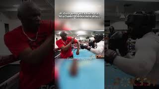 Floyd Mayweather Sr Teaching Shoulder Roll 📝🥊 shorts boxing boxingtraining floydmayweather [upl. by Irovi834]