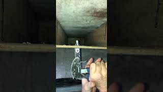 Molly Bolt vs Screw in Drywall Which holds better plasterboard sheetrock studwalls ceiling [upl. by Toft13]