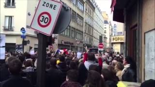 On chante la Marseillaise dans les rues de Paris  RTL  RTL [upl. by Lauter]