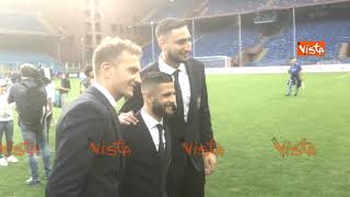 Insigne parla in dialetto con Giovinco e prende in giro Donnarumma [upl. by Annahgiel865]