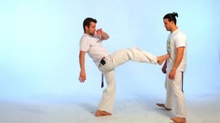 How to Do the Ponteira  Capoeira [upl. by Ttcos]