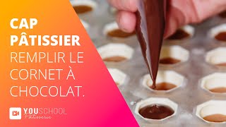 CAP Pâtissier • Remplir le cornet à chocolat [upl. by Dulcle]