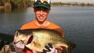 Monster 15 lb Largemouth Bass [upl. by Arebma]