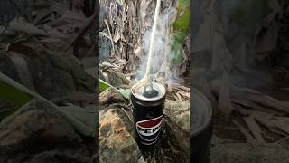 Single mom with make mosquito repellent skills camping singlemom bushcraft outdoors skills [upl. by Neelyt]