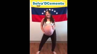 Increible Mujeres Embarazadas Bailando quotDURAquot De Daddy Yankee [upl. by Atinor]