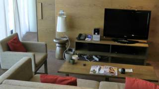 Hilton Melbourne South Wharf Australia King Relaxation Suite Overview [upl. by Anil788]