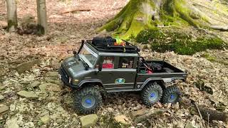 Erste Fahrt mit dem Axial UMG 10 LCG 6x6 [upl. by Aneerhs502]