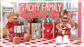 The Peachy Family CHRISTMAS DAY SPECIAL A WHITE CHRISTMAS Roblox Bloxburg Roleplay [upl. by Gambrill]