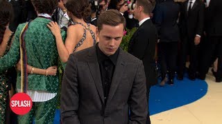 How Bill Skarsgard Mastered His Voice as Pennywise in ‘IT’  Daily Celebrity News  Splash TV [upl. by Ahsirhcal]