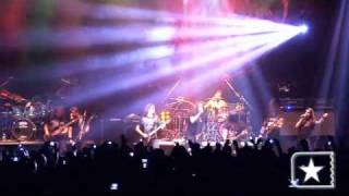 Angra e Sepultura tocam quotImmigrant Songquot do Led Zeppelin em São Paulo  1114  Radar Showlivre [upl. by Retluoc59]