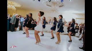 Esküvői meglepetés tánc a vőlegénynek 2018  Bride and bridesmaids surprise wedding dance [upl. by Neerak]