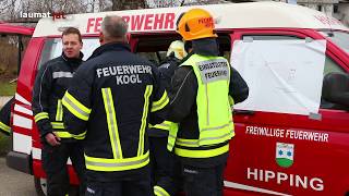 15 Feuerwehren bei Brand in einem Unternehmen in Berg im Attergau im Einsatz [upl. by Enilav547]