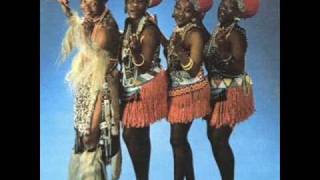 Mahlathini amp the Mahotella Queens  Makhomabhaji [upl. by Loux982]