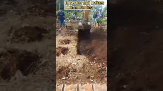 Gali tanah untuk makam dengan Excavatorshorts [upl. by Asena371]