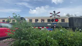 Spoorwegovergang Laag Soeren  Dutch railroad crossing [upl. by Yrol]