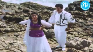 Alibaba Aradajanu Dongalu Movie Songs  Yerra Buggalu Chusuko Song  Rajendraprasad  Ravali [upl. by Japha256]