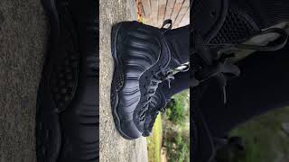 Foams Foamposite quotAnthracitequot [upl. by Wadleigh727]