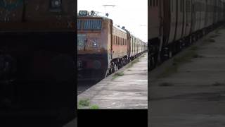 Shrill honk WAP1 with SCTMV express [upl. by Anilehcim]