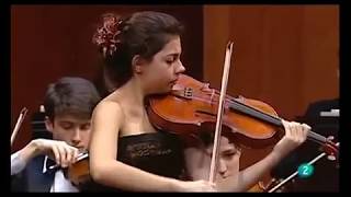 HOFFMEISTER VIOLA CONCERTO  Sara Ferrández 17 yr old [upl. by Nims288]