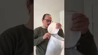 Mit einem Wäschenetz Sneaker waschen So bleiben sie geschützt und sauber ✨ tutorial howto shorts [upl. by Cassi981]