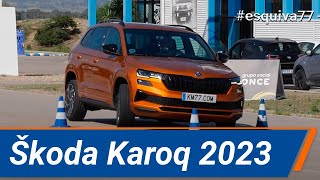 Škoda Karoq 2023  Maniobra de esquiva moose test y eslalon  km77com [upl. by Yttocs]