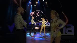 Sandra Itzel e Imanol hacen arder la pista de LasEstrellasBailanEnHoy con su sensual Bachata 🤍🫠 [upl. by Ynatsyd]