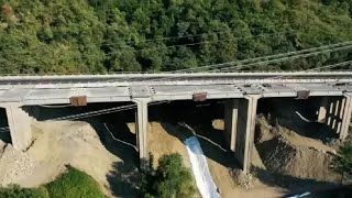 Autostrade la spettacolare operazione di brillamento del viadotto Torraccia sulla A1 [upl. by Heinrike569]